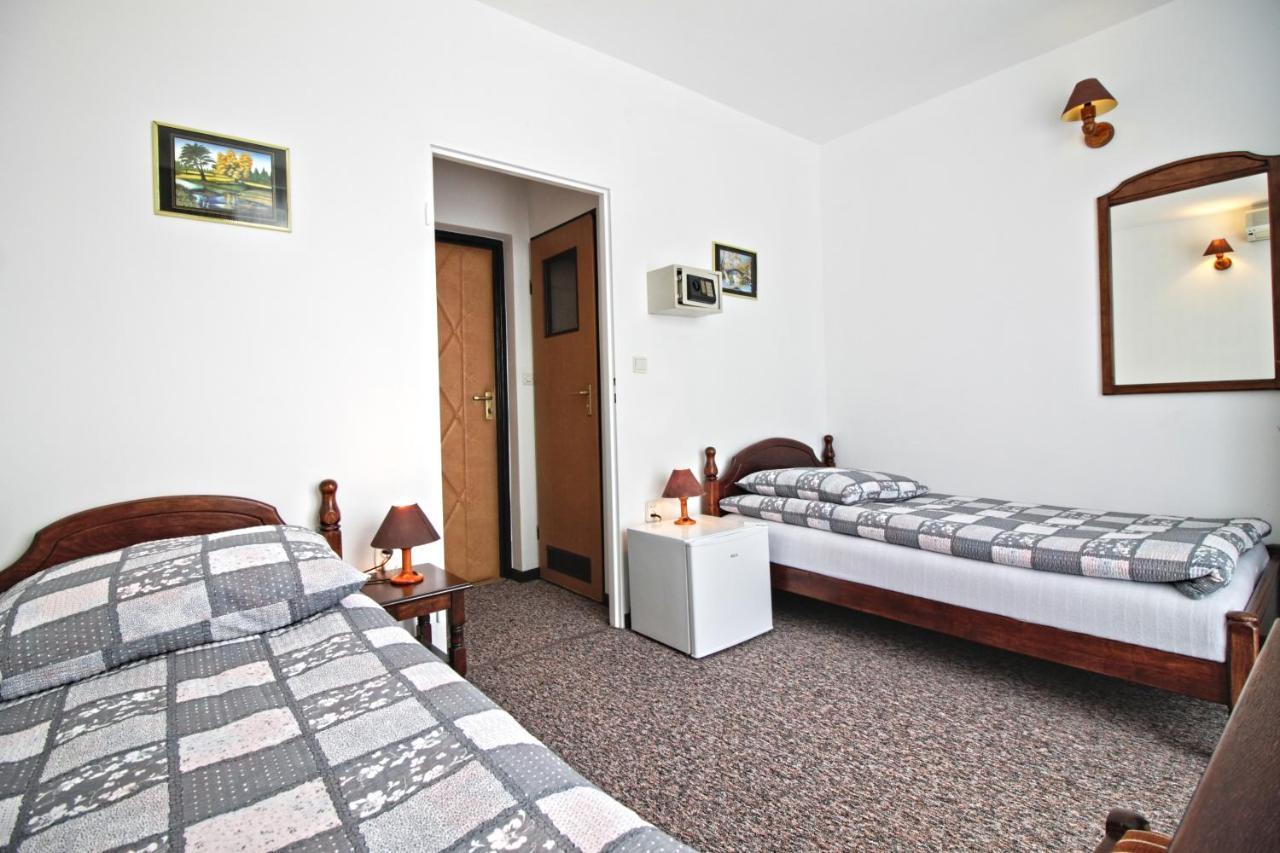 Motel Na Zbojeckiej Skawa Kültér fotó
