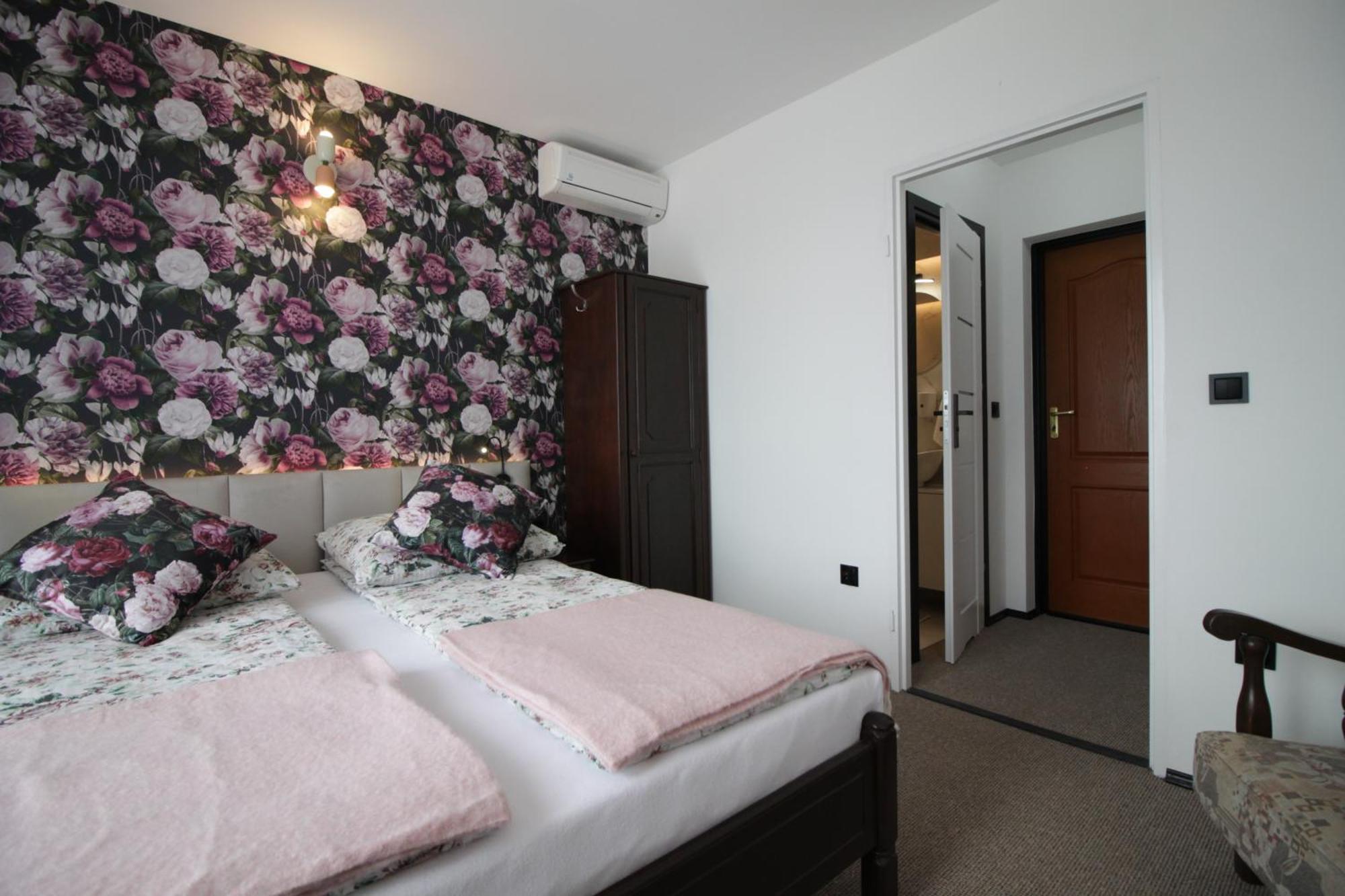 Motel Na Zbojeckiej Skawa Kültér fotó